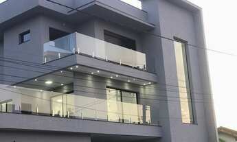 Imagem: Excelente casa com 4 suites, piscina e 2