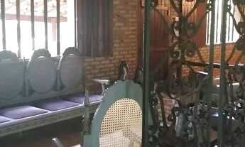 Imagem 2: Casa à Venda - Bandeirantes, 4 Quartos, 900 m2