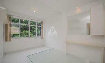 Imagem 4: Apartamento com dois quartos (uma suíte) à venda em Laranjeiras!