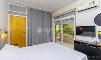 Imagem 7: Apartamento à venda Menino Deus com sacada modernizado e sol 98m 2 dormitórios vaga