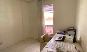 Imagem 7: Apartamento 2/4 com ampla metragem, dependência, andar baixo, ótima localização!