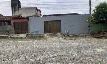 Imagem 2: Casa grande com quintal