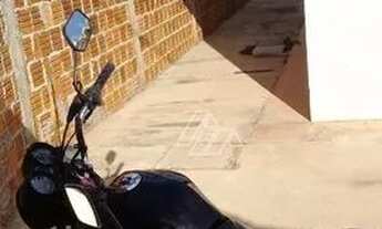 Imagem 4: Casa de esquina, com dois dormitórios, 1 banheiro, sala, cozinha,etc