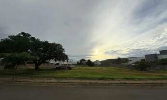 Imagem: Lote com 25m de frente no Gran Royalle Pirâmide