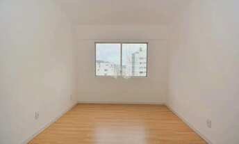 Imagem 2: Imóvel para venda com 57 metros quadrados com 3 quartos em Centro - Florianópolis - SC