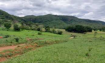 Imagem 5: Fazenda com rio e cachoeira