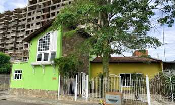 Imagem: Casa de Alto Padrão com Piscina - Condomínio