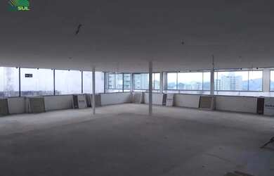 Imagem 4: Salão à venda, 500m², com 8 vagas cobertas e terraço, no Vila da Serra, Nova Lima/MG