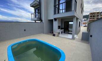 Imagem 3: Sobrado para Venda em Palhoça, São Sebastião, 3 dormitórios, 1 suíte, 2 banheiros, 3 vagas