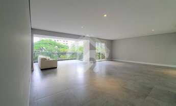 Imagem 3: Arquitetura moderna com 2 suítes, varanda e lazer ao lado do Parque do Povo