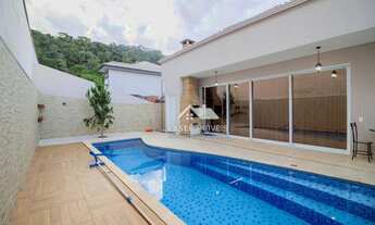 Imagem: Casa térrea com piscina e 3 dormitórios