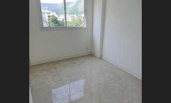 Imagem 4: RIO DE JANEIRO - Apartamento Padrão - Anil