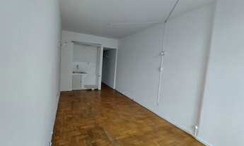 Imagem 3: Apartamento para venda tem 30 metros quadrados com 1 quarto em Catete - Rio de Janeiro - R