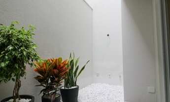 Imagem 4: Casa com quintal e cobertura em condomínio fechado