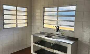 Imagem 3: Casa no Jardim Zaira - Mauá - SP - Quintal e sem garagem