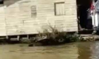 Imagem 3: Casa flutuante Casa com 3 dormitórios