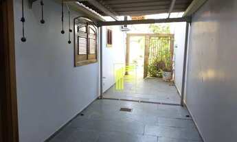 Imagem 4: CASA COM 03 SUÍTES E PISCINA PARA LOCAÇÃO NO BAIRRO JD. ACLIMAÇÃO