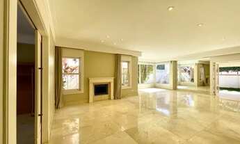 Imagem 7: Casa de condomínio para aluguel possui 484 metros quadrados com 4 quartos