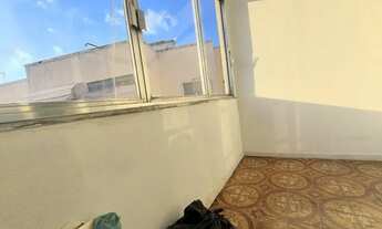 Imagem 3: Rua Mariz e Barros , 03 dormitórios, varandão , farto comércio e transportes ao redor