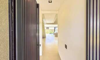 Imagem 2: Sobrado para venda tem 242 metros quadrados com 4 quartos em Jardins Capri - Senador Caned