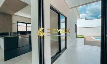 Imagem 4: Sobrado de Luxo com Piscina no Residencial Monte Carlo