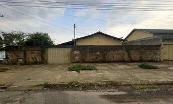 Imagem 2: Lote com construção de uma Casa no Garavelo B