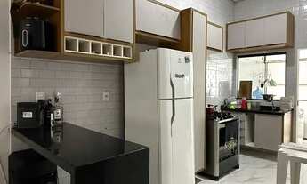 Imagem 2: Casa a Venda no Parque 10 com piscina