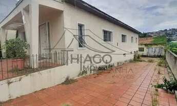 Imagem: ESPAÇOSA E CONFORTÁVEL CASA À VENDA NO