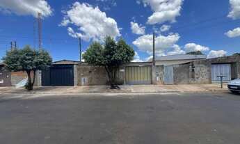 Imagem 4: Ven casa 70 metros com 4 cômodos e 1 banheiro . Com fácil ampliação. Tem escritura e r