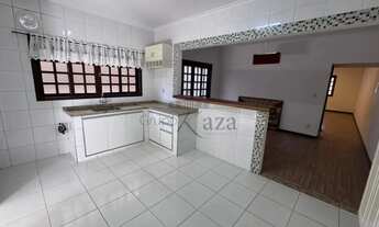 Imagem 3: Oportunidade - Casa Sobrado - Residencial De Ville - 4 Dormitórios - 200m²