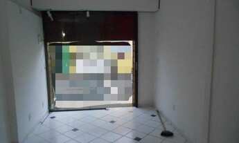 Imagem 5: Loja Imbetiba com 32m² e banheiro