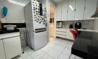 Imagem 7: Apartamento com 3 suítes, varanda , cozinha com dispensa e dce localizado na ponta verde