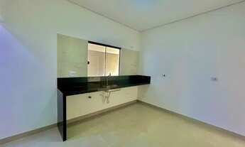 Imagem 6: EXCELENTE CASA COM AMPLO ESPAÇO DE TERRENO E PISCINA