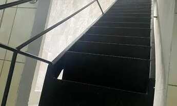 Imagem 4: Apartamento segundo piso, semi mobiliado e com garagem