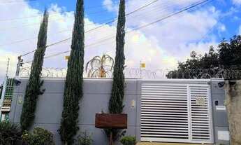 Imagem: Casa Senador Canedo - Bairro nobre ao lado