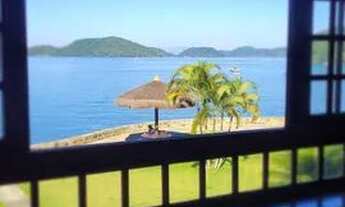 Imagem 3: Apartamento em Condominio Bracuhy com frente para mar e praia privativa-02 quartos