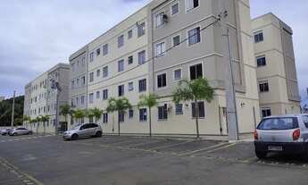 Imagem 2: CCI 369VENDO APARTAMENTO 2 Qtos Manguinhos COM QUINTAL /ARMARIOS E AREA DE LAZER/PISCINA