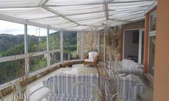 Imagem 4: Casa de condomínio sobrado para aluguel possui 400 metros quadrados com 4 quartos