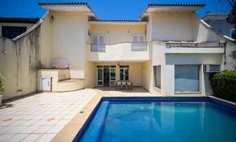 Imagem 2: Casa para venda tem 450 metros quadrados com 4 quartos