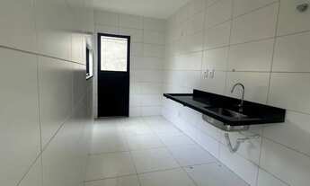 Imagem 6: Oportunidade! Casa com 3 Suítes e Terreno Amplo no Lantai