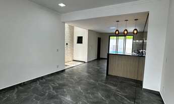 Imagem 7: Casa à Venda em Loteamento de Atibaia Piscina, Varanda e Espaço Home Off