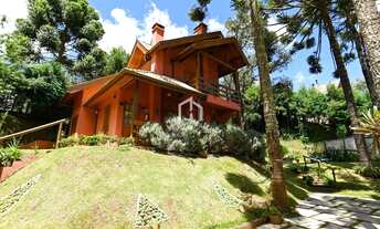 Imagem 2: Casa com 5 Suítes no Alto da Boa Vista em Campos do Jordão