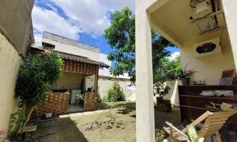 Imagem 3: Casa com 2 pavimentos, 4 quartos (1 suíte) no Condomínio Jardim Espanha