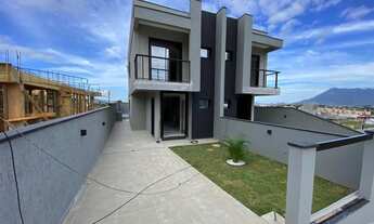 Imagem 2: Sobrado para Venda em Palhoça, São Sebastião, 3 dormitórios, 1 suíte, 2 banheiros, 3 vagas