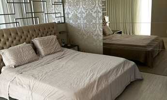 Imagem 3: Casa para venda tem 700 metros quadrados com 5 quartos.