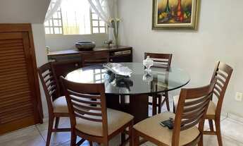 Imagem: Sobrado com sacada, 03 quartos, 01 suíte