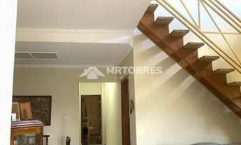 Imagem 3: Casa à venda no Condomínio Vivenda das Quaresmeiras em Valinhos, SP