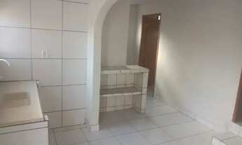 Imagem 4: Pequena casa nos fundos com 2 quartos (1 suíte