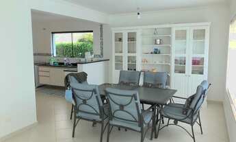 Imagem 6: Casa em condomínio fechado, com piscina e churrasqueira