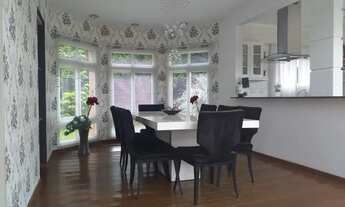 Imagem 7: Casa de condomínio sobrado para aluguel possui 400 metros quadrados com 4 quartos